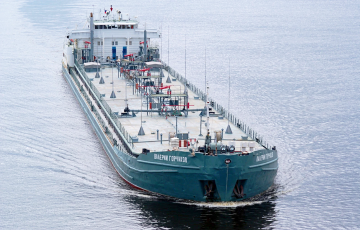 В порту Ростова горит танкер «Валерий Горчаков»