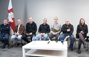 «Людей нужно спасать»: пресс-конференция освобожденных политзаключенных в Вильнюсе