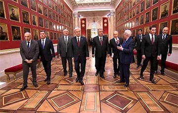 Нядзіўна, што Пуцін павёў лідараў СНД у Эрмітаж