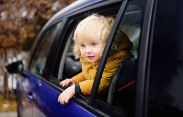 Водитель в Бресте перевозил ребенка между передними сиденьями