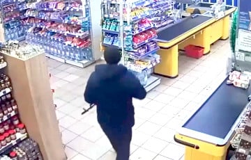 В оккупированном Донецке мужчина начал стрелять из автомата в супермаркете