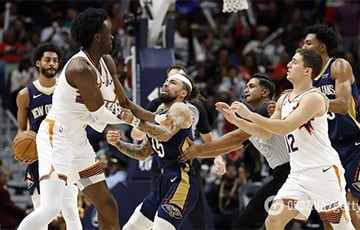 В США 183-см баскетболист устроил драку с 216-см гигантом