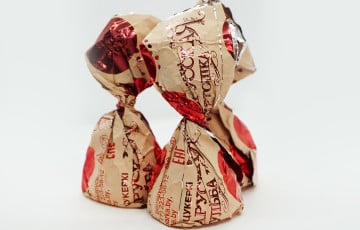 Беларуска паказала «сюрпрыз» унутры цукерак «Камунаркі»