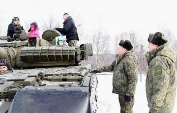Расійскім дзецям пачалі праводзіць «ёлкі на танку»