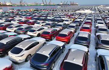 Импорт китайских автомобилей в Россию рухнул в два раза в этом году