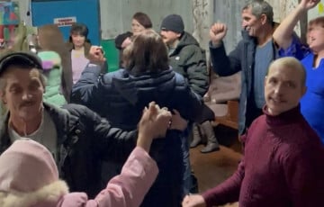 Видео новогодней дискотеки из сельского клуба на Гомельщине набрало 1,6 млн просмотров