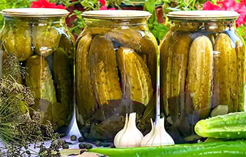 Россия завалила Беларусь консервированными огурцами