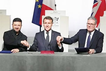 Макрон, Стармер и Зеленский подписали декларацию о размещении многонациональных войск в Украине