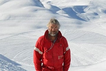 French Artist Spends 12 Hours Each On Artwork In The Snow