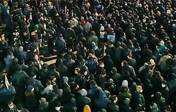 «Это последняя битва!»: протесты в Тегеране вспыхнули с новой силой