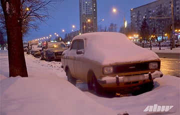 «Выходите и чистите!»: белорусов штрафуют за снег на парковках