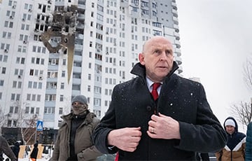 Britain's Defense Minister Says He's Ready To Kidnap Putin