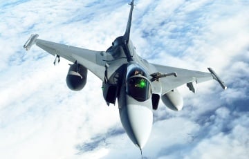 Шведы показали, как одна ракета с Gripen «сносит» российские С-400 и флот