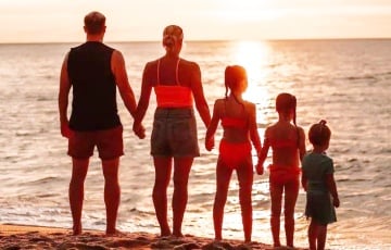 Британская семья отправилась с детьми в восьмилетнее кругосветное плавание