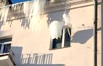 У мінскім шматпавярховым доме разам з сасулкамі збілі і кандыцыянер