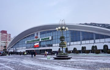 На минской Комаровке уже появилась молодая картошка