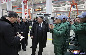 Ким Чен Ын устроил показуху в стиле Лукашенко