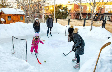 Чым растапіць лёд у двары: названыя найбольш эфектыўныя метады