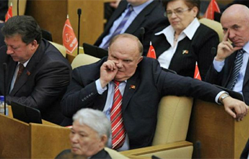 В Госдуме РФ запретили фотографировать депутатов