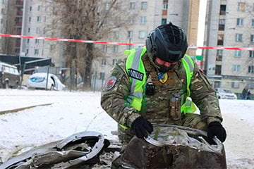В Киеве показали крупным планом боевую часть российского Искандера весом в полтонны