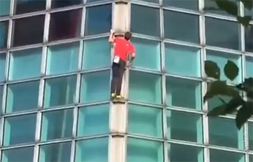 Американский альпинист без страховки поднялся на 500-метровый небоскреб