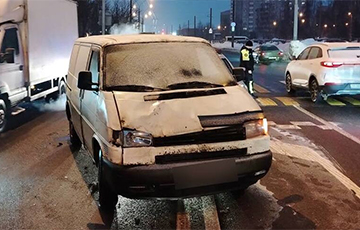 У Мінску Volkswagen збіў жанчыну і дзіця на пешаходным пераходзе