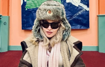 Мадонна показалась в шапке-ушанке с символикой СССР