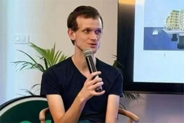 Криптомиллионер Виталик Бутерин появился на публике в дырявом носке