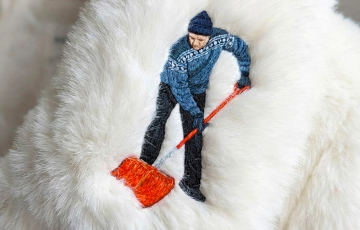 Белорусский дизайнер сделал шубу, вдохновившись забытым ритуалом