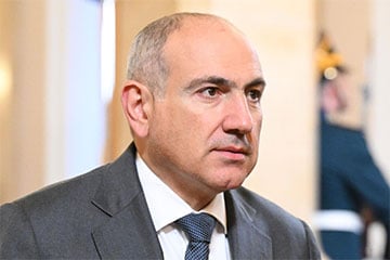 Премьер Армении выступил со своей музыкальной группой