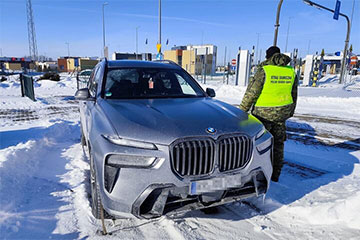 Литовец ехал в Беларусь на BMW за $125 тысяч: авто арестовали