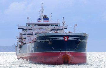 Іранскія катэры паспрабавалі спыніць танкер ЗША ў Армузскім праліве