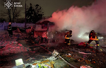 Расіяне атакавалі Кіеў: пашкоджаныя жылыя дамы і дзіцячы сад