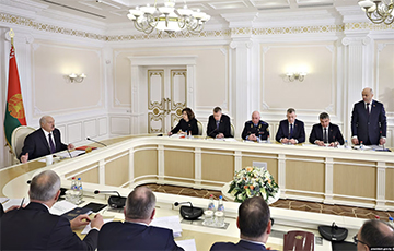 Высокапастаўленыя чыноўнікі ўчынілі сабатаж і «бунт» супраць Лукашэнкі