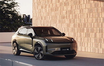 Гібрыдны кросовер праехаў амаль 300 км без кроплі бензіну