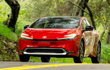 Найпрывабнейшая мадэль Toyota Prius ужо рыхтуецца да абнаўлення