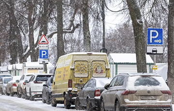 Платным парковкам Минска урезали график