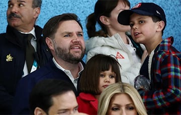 14 самолетов и кортеж из 100 автомобилей: Венс с размахом прилетел на Олимпиаду в Милан