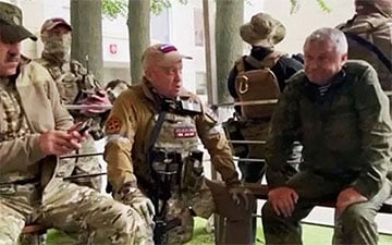 Прямо во время бунта «вагнеровцев»: всплыло архивное видео разговора генерала ГРУ Алексеева и Пригожина