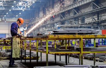 Российская промышленность погрузилась в рецессию