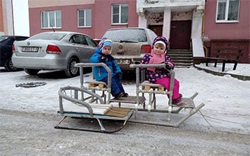 Гомельский учитель собрал необычные санки своими руками