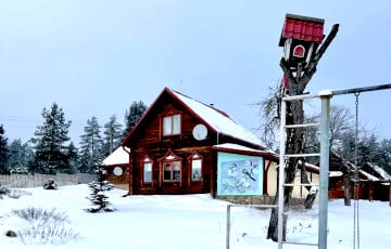 Побач з Мірскім замкам прадаюць незвычайную сядзібу