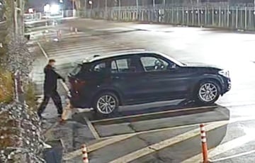 У Мінску падлетак некалькі гадзін кідаў у чужы BMW цэглу, дарожныя знакі і іншыя прадметы