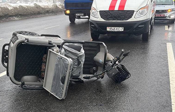 В Минске пенсионер на электроскутере столкнулся с BMW