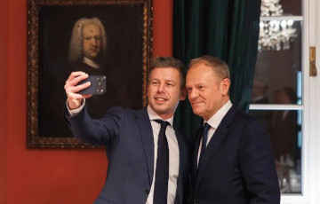 Галоўны супернік Орбана і прэм'ер Польшчы пачалі перамовы з жарту з намёкам