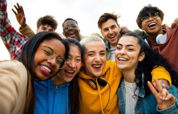 Зумеры в США стали выбирать инвестиции вместо покупки жилья