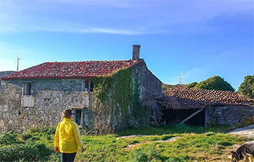 В Испании продают целую деревню с видом на море по цене квартиры