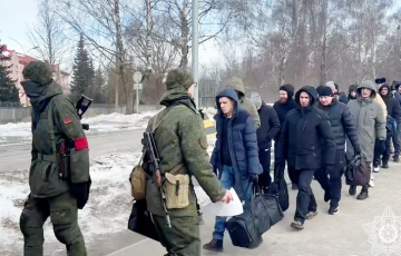 СМІ: У рэгіёнах Беларусі каля Сувалкскага калідора масава выклікаюць рэзервістаў