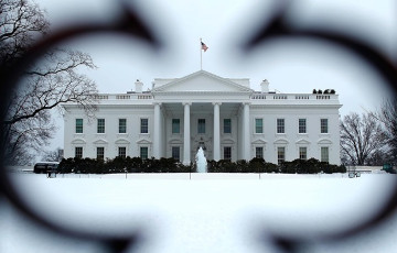 Лукашэнка апынуўся па-за гульнёй