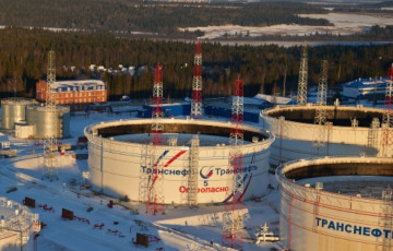 Стратегический объект российской нефтянки в Татарстане пылает второй день